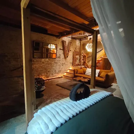 Holiday home Logement Atypique , Love Room , Climatise , Spa, Sauna *