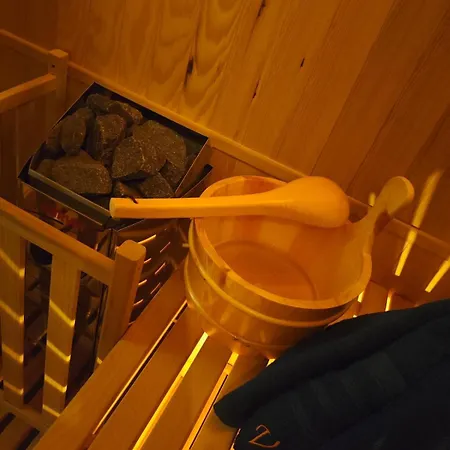 Valhalla Jacuzzi Sauna Cinema Saint-Hippolyte-de-Caton