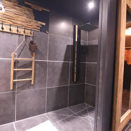 Holiday home Logement Atypique , Love Room , Climatise , Spa, Sauna Saint-Hippolyte-de-Caton