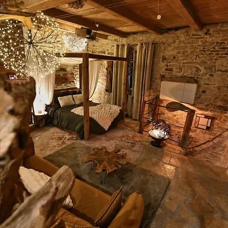 Tatil Evi Valhalla Jacuzzi Sauna Cinema Saint-Hippolyte-de-Caton