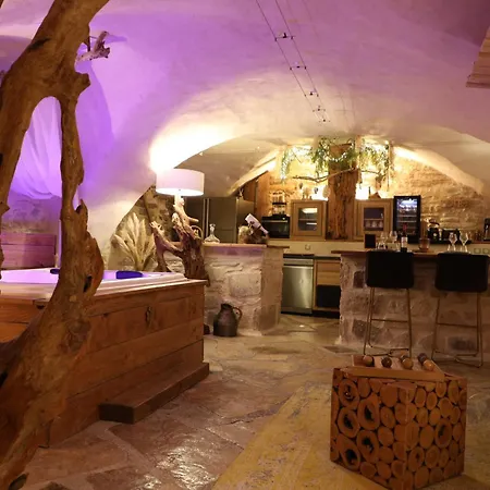 Valhalla Jacuzzi Sauna Cinema * Saint-Hippolyte-de-Caton