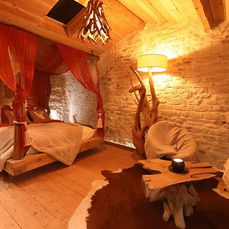 Valhalla Jacuzzi Sauna Cinema *